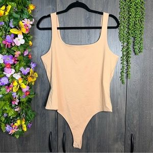 ,💙2/$40💙NWT Banana Republic Sleeveless Nude/Peach Thong Bodysuit Size Large